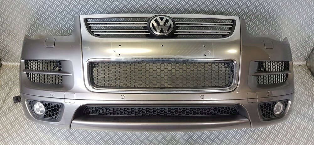 Бампер vw touareg. Бампер Туарег 1. Бампер передний Туарег 2008. Бампер Фольксваген Туарег. Решетка r line Touareg 1.