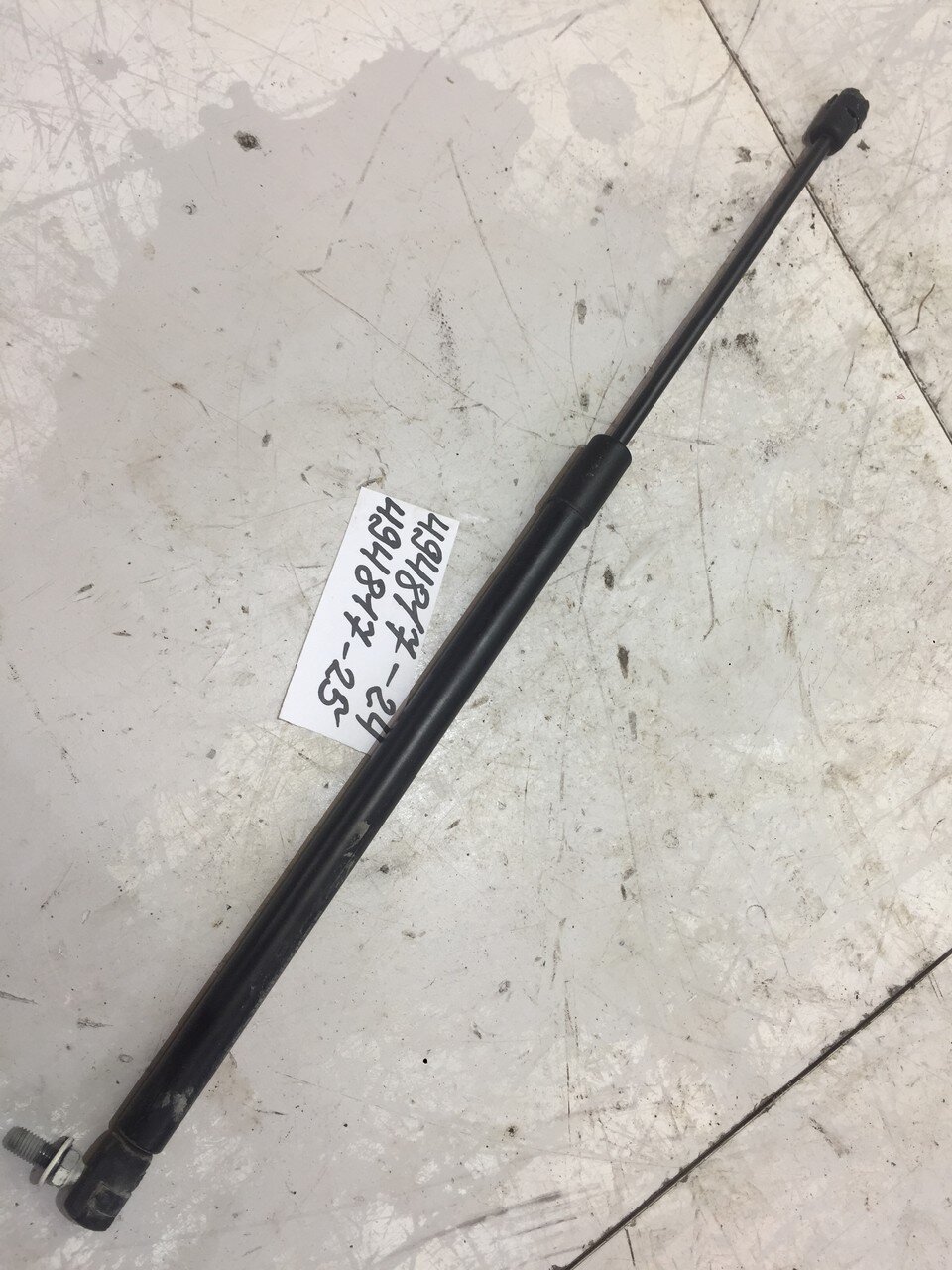 Упор газовый на кунг actyon sports. Амортизатор на крышку багажника саньенг рекстон. Амортизатор крышки багажника ссангйонг актион нью размеры. Упор двери багажника муссо 7141505000. Амортизатор багажника актион.