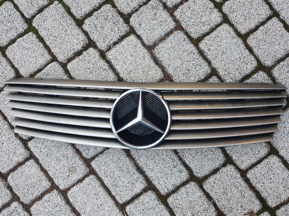 решетка на mercedes c-class w204.