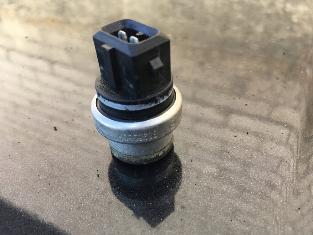 датчик дтож пассат б5 2. датчик температуры охл жидкости vw b3. датчик включения вентилятора пассат б6. датчик охлаждающей жидкости пассат б5 1. температуры пассат б5.