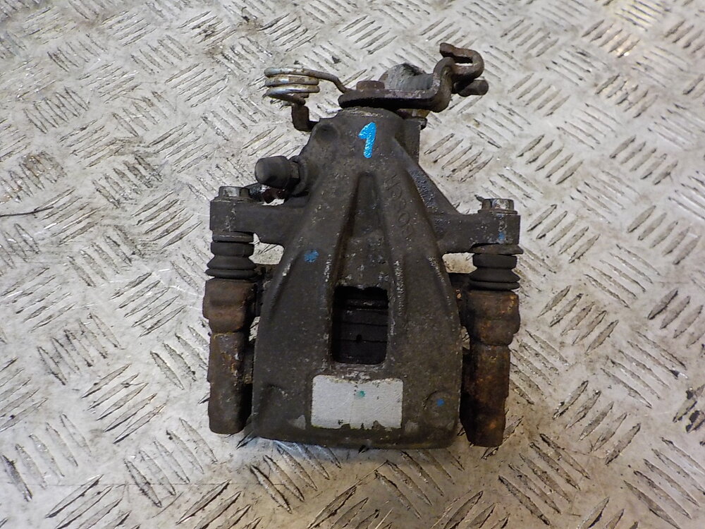 Задние суппорта geely emgrand ec7. Задние суппорта geely emgrand ec7. Тормозной суппорт geely emgrand ec7. Задний суппорт geely emgrand ec7. Задний тормозной суппорт эмгранд ес7.