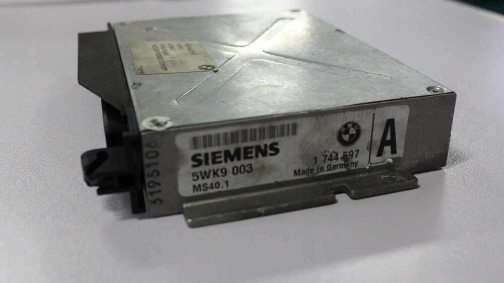 Моторное масло zic x9. Zic x5 5w-30 1л. Shell helix hx7 5w40 1л п/с. 1. Вольво v40 2003.