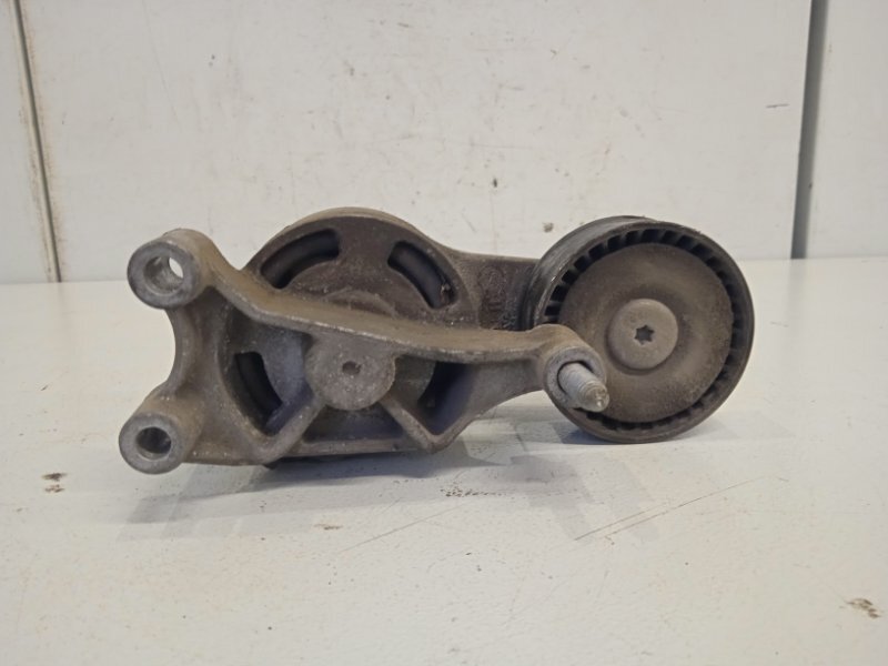 ролик натяжителя пассат. ролик натяжителя пассат б5. ролик натяжителя пассат б5. 8 турбо. натяжитель ремня vw passat b5 1.