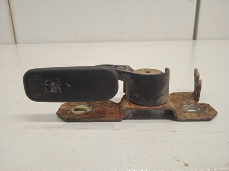 ручка открывания багажника рио 2. ручка открывания бензобака форд мондео 3. ручка подлокотника geely emgrand ec7. ручка открывания бака. ручка открывания бака.