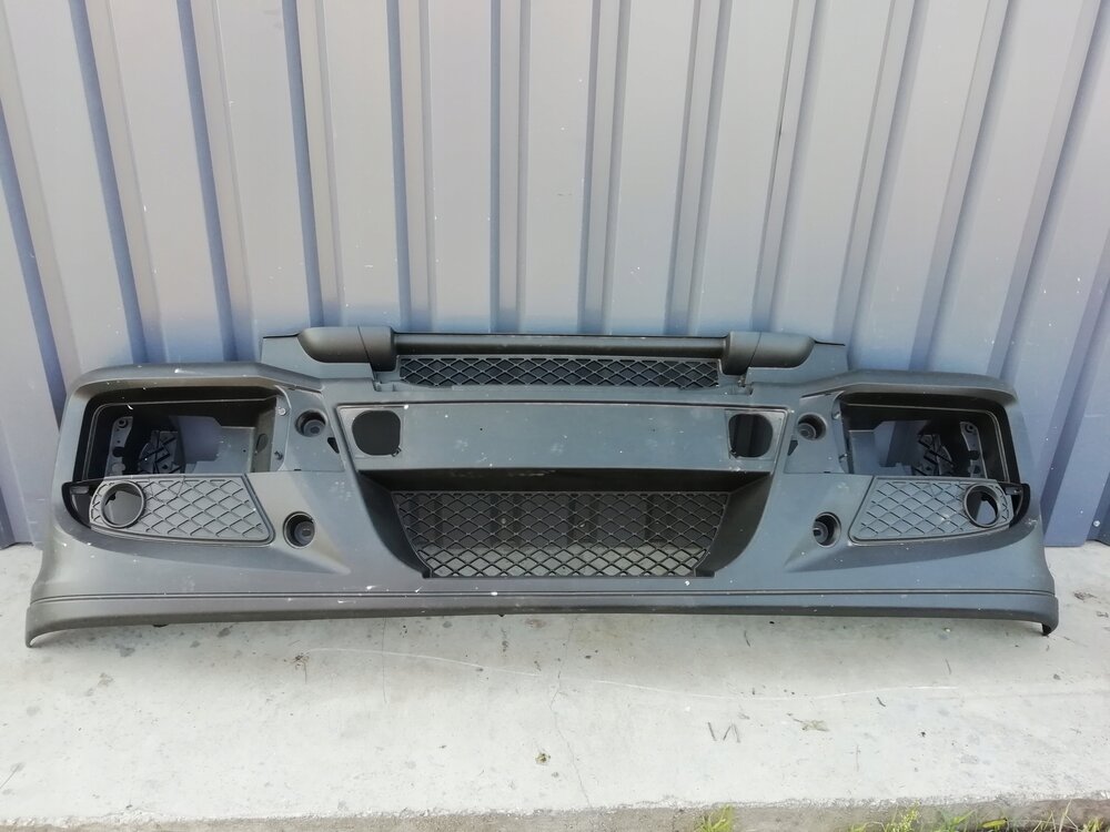 5801802740. Бампер ивеко. Бампер ивеко tga. Бампер передний ивеко еврокарго. Ивеко дейли 2019 передний бампер.