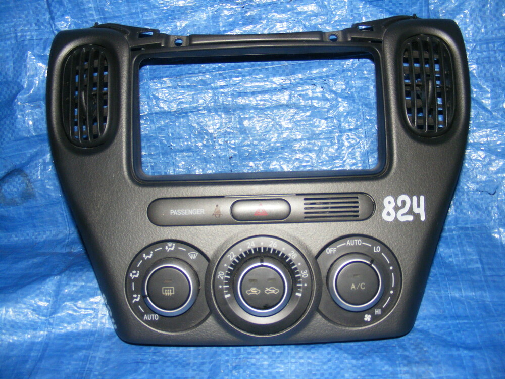 Климат контроль фанкрго. Блок управления печкой toyota sienta. Блок климата toyota funcargo. Климат контроль функарго. Переключатель климата функарго.