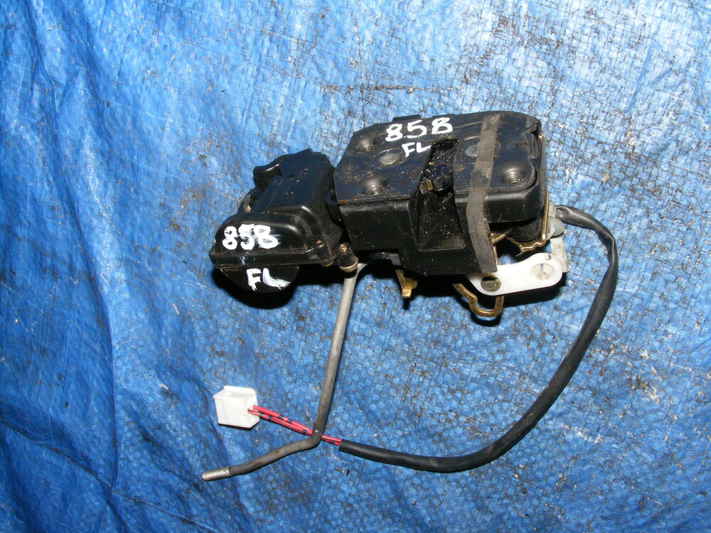 мазда фамилия замок двери. замок двери мазда фамилия. запорный механизм двери mazda familia 2002 года. замок двери мазда фамилия bj5w. замок дверной задний левый мазда фамилия.