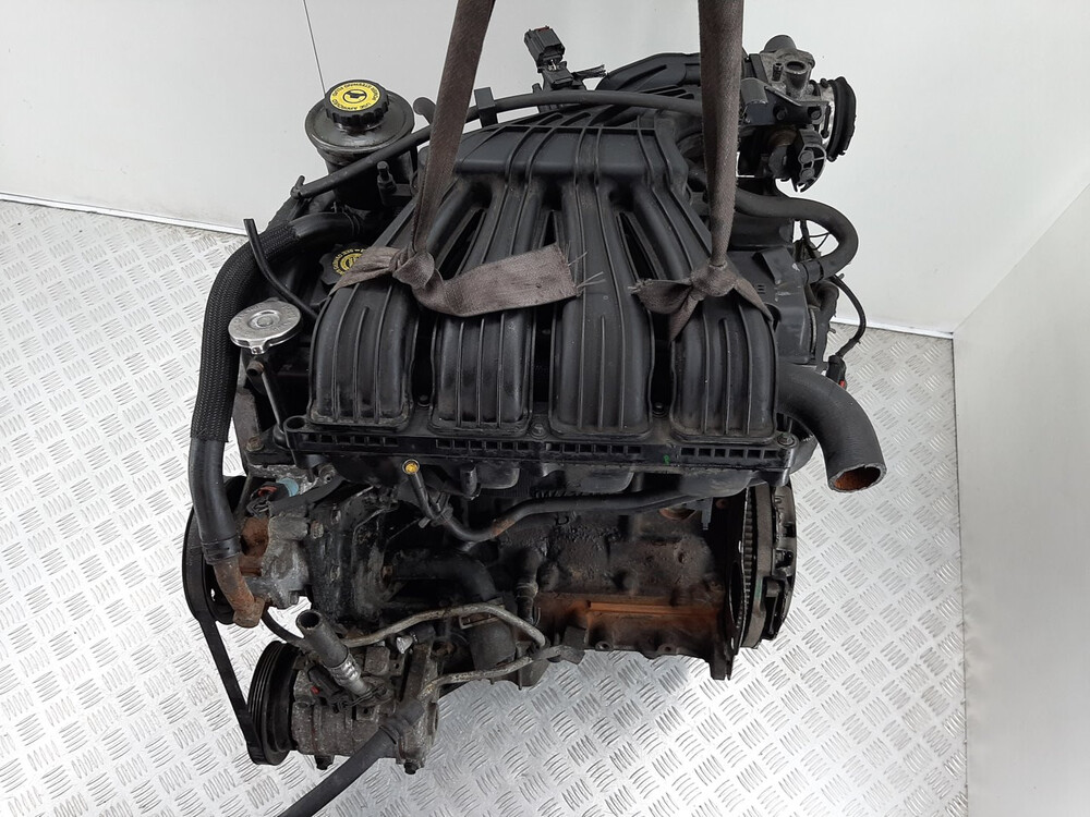 Chrysler pt cruiser двигатель. 4. Chrysler pt cruiser 2. Pt cruiser 2. Двигатель крайслер пт крузер.