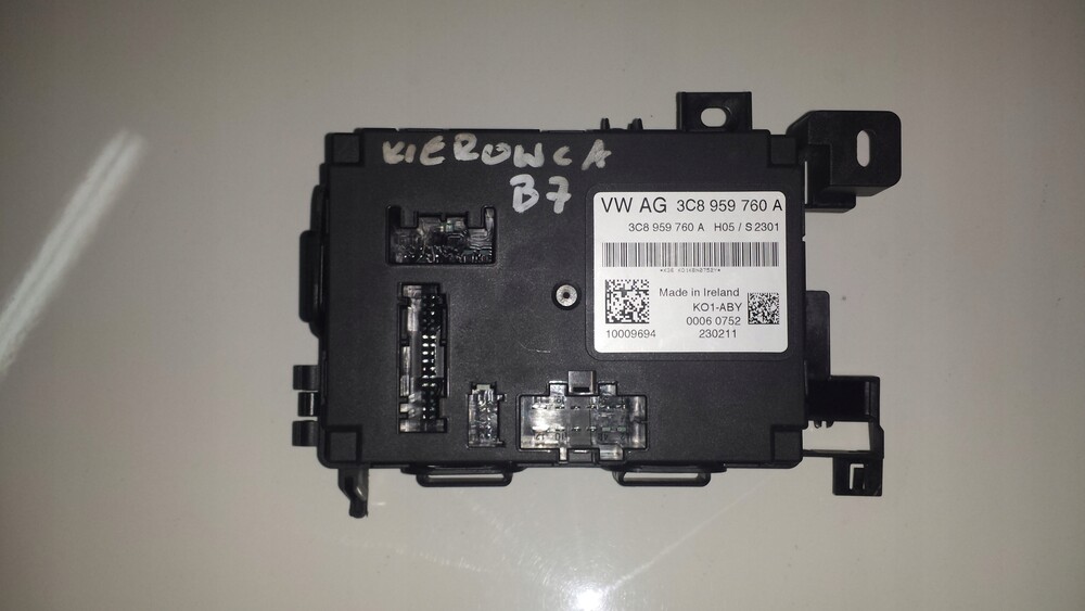Yjh q17 2a фото блока управления 3C8959760A блок управления блок сиденья volkswagen passat b7 купить бу Z13575793