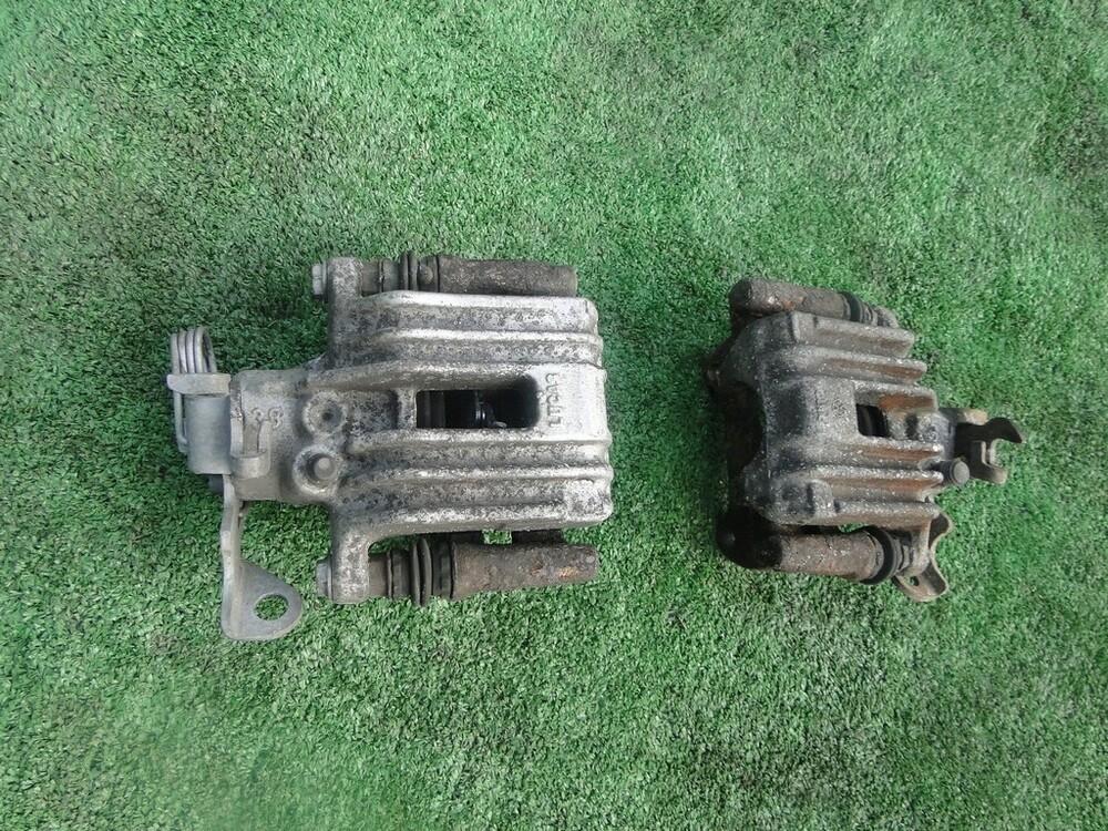Audi s6 c5 задние суппорта. Суппорт 5r55e. Задний суппорт Audi q5. 24.4426-7001.5 Суппорт Audi ее.