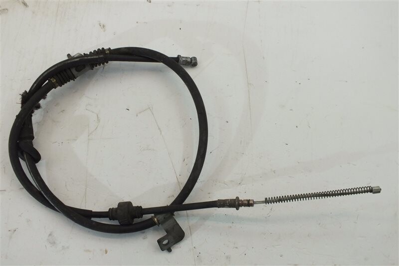4820a357 mitsubishi трос стояночного тормоза задний левый. трос ручника на митсубиси. трос ручника на митсубиси. тросики ручника мицубиси. тросики ручника мицубиси.
