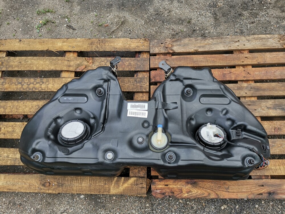 Бак 211 мерседес. Aqua1002d бак. Топливный бак мерседес w211 рестайлинг. Мерседес л4500 топливный бак. Бак mercedes w203.