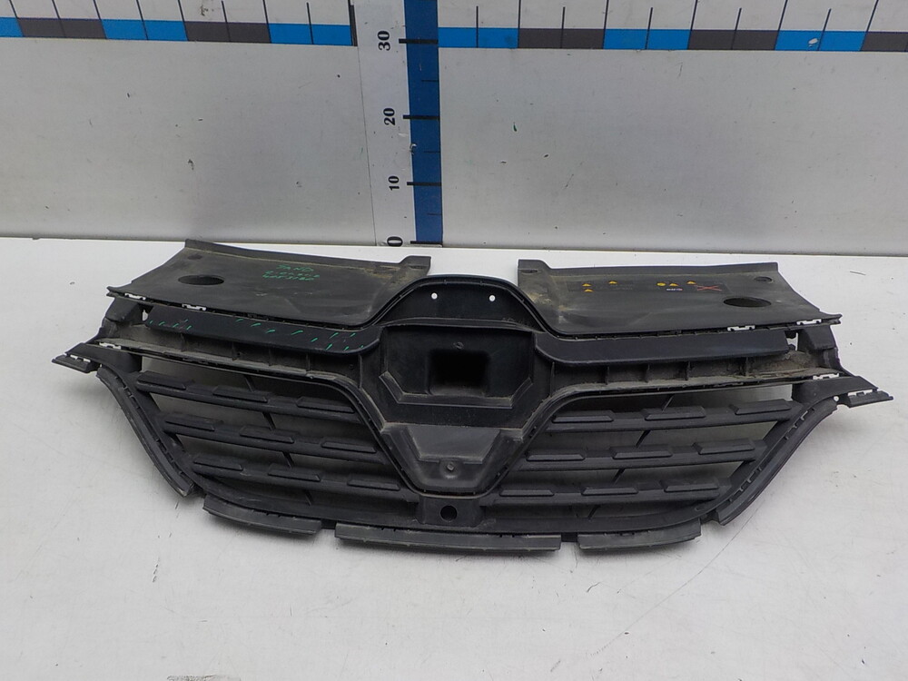 Решетка Радиатора Рено Сандеро 1 Купить