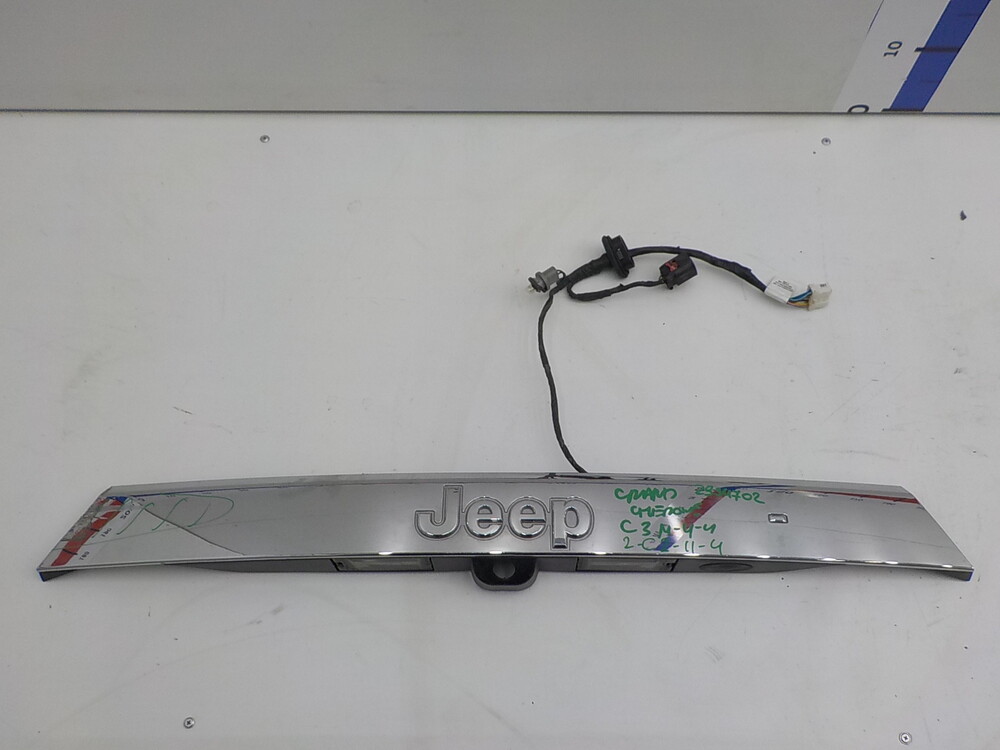 купить хромированную накладку на дверь багажника мерседес gle. молдинг двери багажника. накладка багажника мл163. 87312-3z000. молдинг двери багажника.