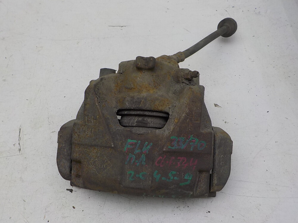 Суппорт задний renault fluence. Задний суппорт рено флюенс. Тормозной суппорт рено флюенс. Задний тормозной суппорт правый рено флюенс. Тормозная система рено флюенс.