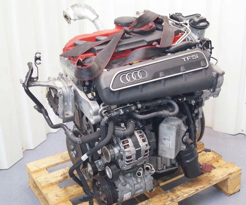 Купить двигатель ауди 2.5. Мотор Audi rs3. Двигатель Ауди rs3. Audi rs3 2.5 TFSI двигатель. Audi q3 двигатель.