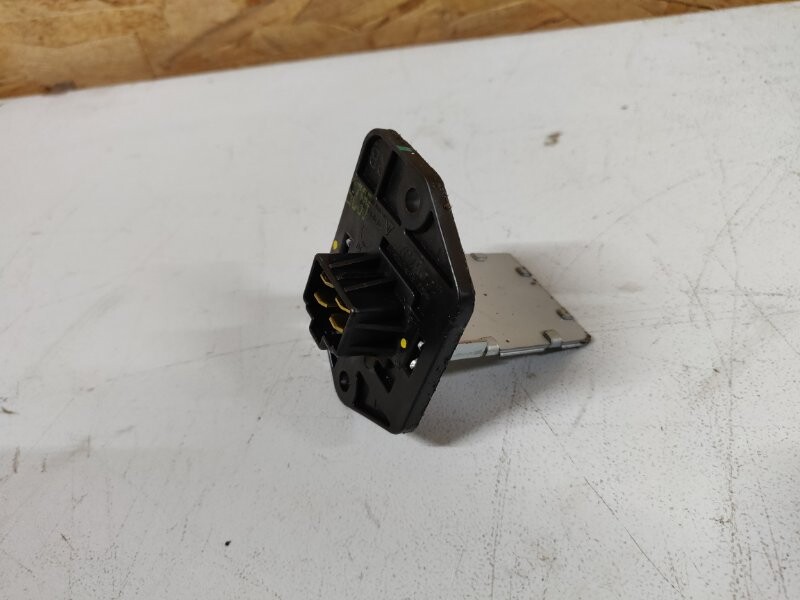 Приклеил радиатор на реостат печки солярис. Реостат солярис. Реостат солярис. Hyundai solaris резистор отопителя. Реостат солярис.