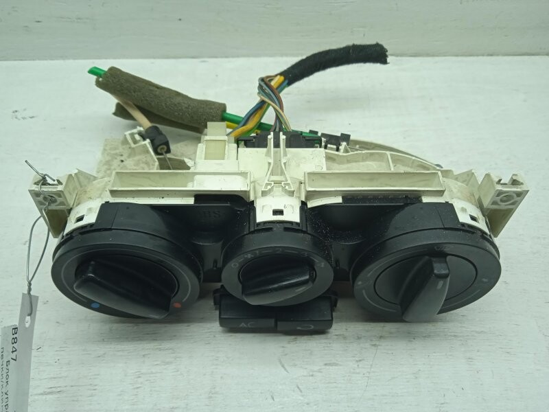 1J0820045F Блок управления отопителем Golf 4 (97-03)/Bora (98-05)/Jetta 4 (98-05