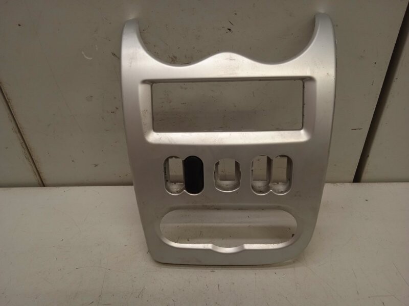 рамка переходная 2 din renault sandero. рамка магнитолы рено логан 1. рамка для магнитолы рено логан 2. переходная рамка 2 din рено логан. рено логан 2 682601883r рамка магнитолы.