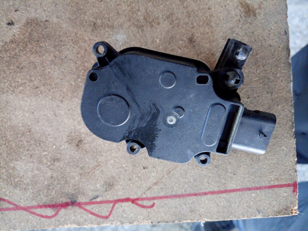 Установка жалюзи радиатора "Kysor" - Ford Kuga (2G), 2 л, 2013 года своими рукам