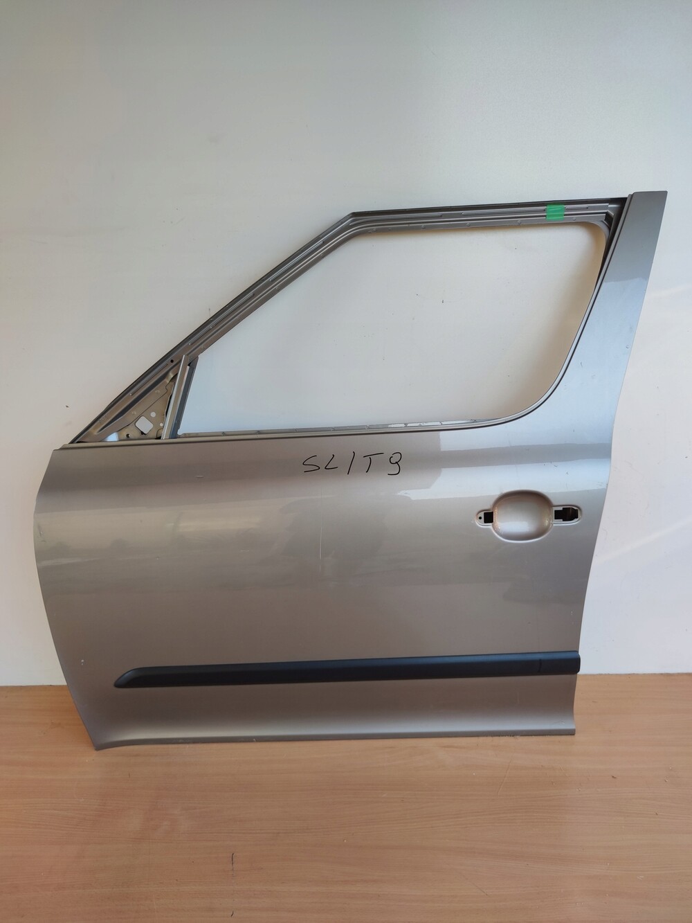 Купить Дверь Шкода Етти