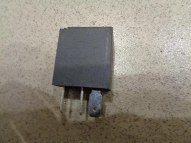 Реле дальнего света hover h5. 3735040-k00-c2 5 контактов. Реле стартера hover h5. Реле дальнего света ховер н3. 3735040k02.