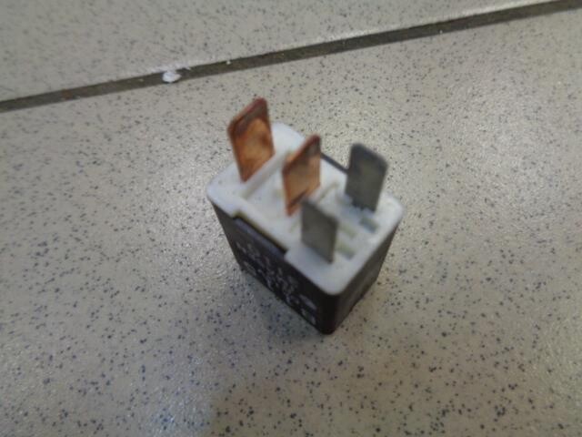 реле lf 302. реле поворотов mazda 3 bk. мазда 3 бк 2008 реле кондиционера. реле мазда 3. реле кондиционера мазда 3.