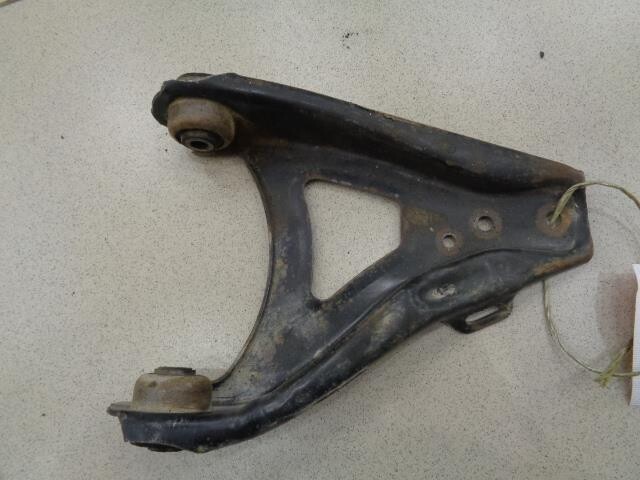 Рычаг рено сценик 1. Тормозной рычаг рено премиум. Передние рычаги renault safrane. Рычаг подвески рено меган 1. Рычаг рено меган 2.