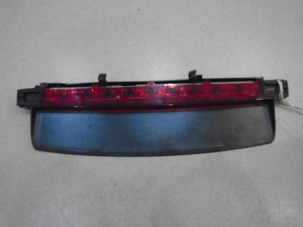 4f9945097 фото. Дополнительный стоп сигнал ауди а6 с5. Ауди q8 стоп сигналы. Верхний фонарь стоп сигнала ауди а3 8p. Задний стоп сигнал ауди а6.