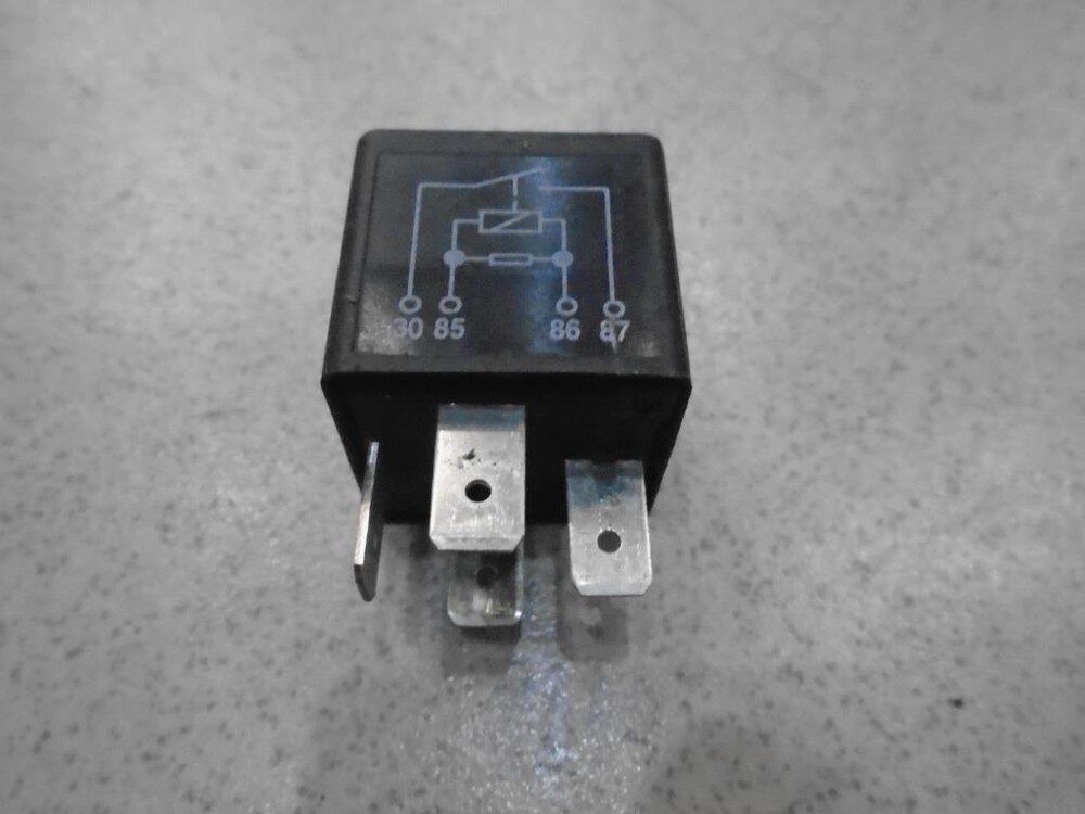 реле мазда 3. мазда 3 bk реле main. мазда 3 бк 1. мазда 3 2008 bk панель реле. реле кондиционера мазда 3 бк.