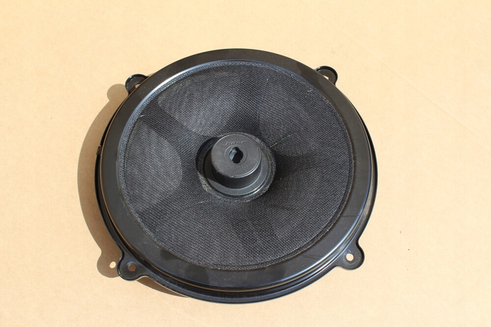 Динамик автомобильный bose. Динамики Bose q50. Акустика Infinity.