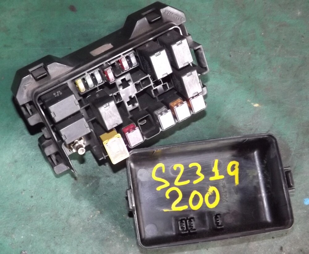 реле указателей поворота daihatsu terios j100. блок предохранителей daihatsu hijet s321v. блок предохранителей дайхатсу мира l275v. блок предохранителей дайхатсу. предохранители дайхатсу соо.