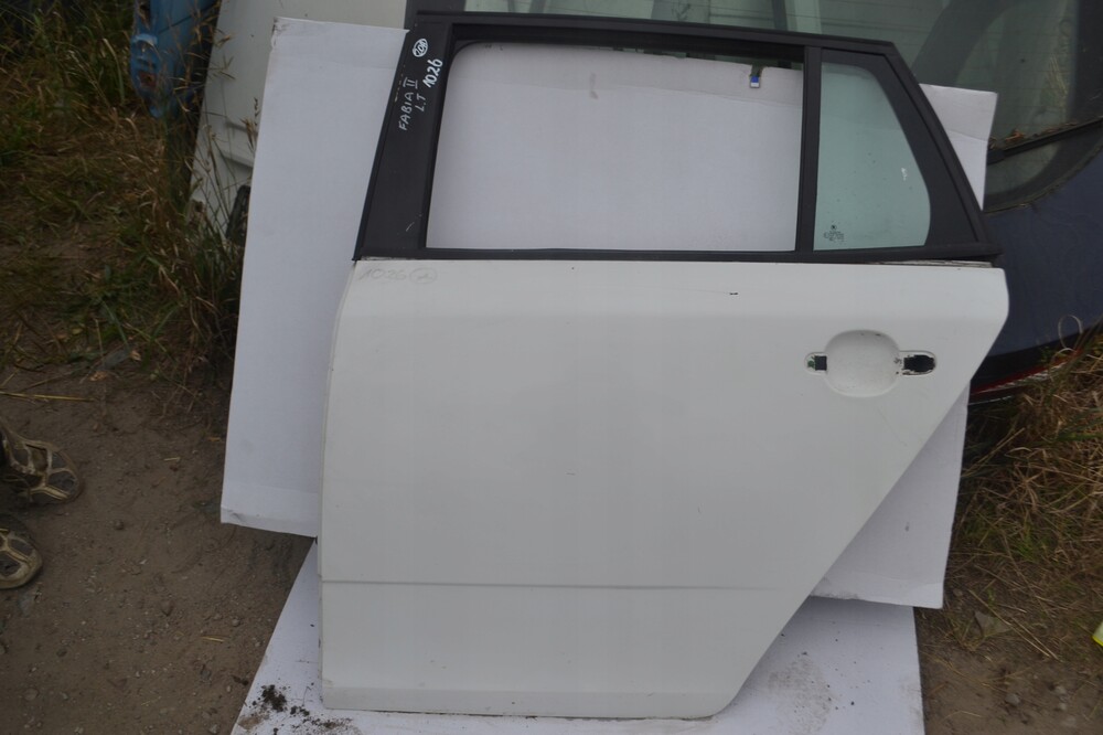 Шкода фабия универсал дверь. Fabia i combi (6y5). Крышка багажника шкода фабия универсал. Шкода фабия универсал дверь. Размер стекла задней двери на фабии 2009 года.