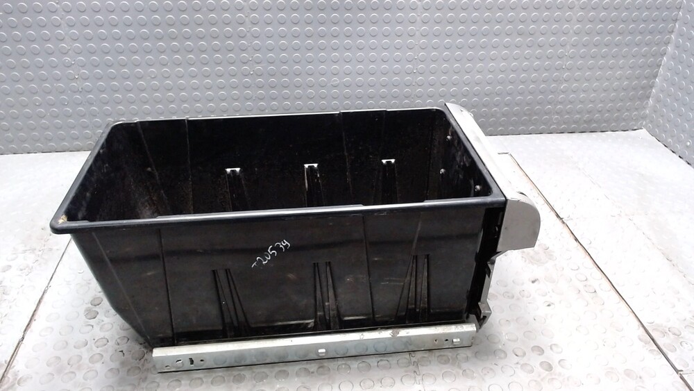 вещевой ящик даф cf 85. ящик под спальник даф 105. вещевой ящик даф. замок крышки вещевого ящика даф 105. вещевой ящик даф.