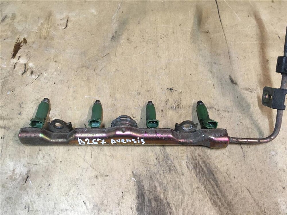 авенсис тойота 2000 датчик топливной рампы. топливная рампа авенсис. топливная рампа 3 zz тойота. топливная рампа авенсис 2. топливная рампа тойота авенсис.