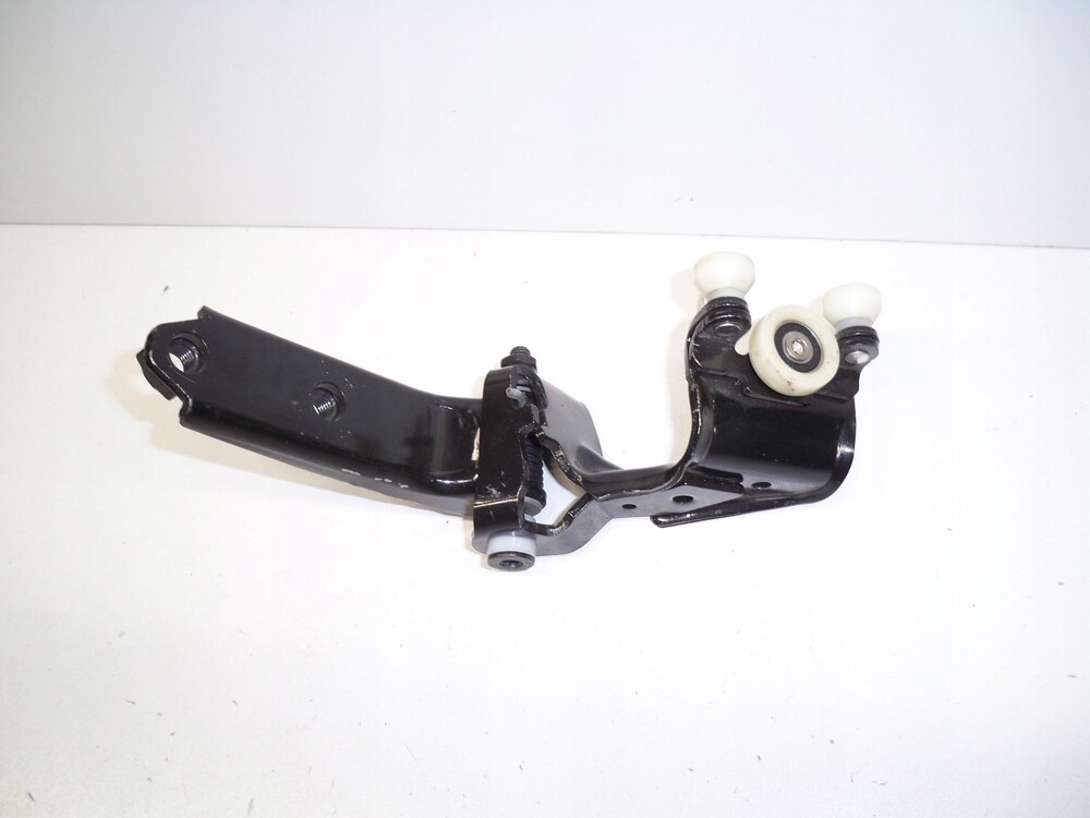 Transporter t5 ролик сдвижной двери. 7e0843398h. Ролики сдвижной двери vw t5. Ролик двери vw t5. Ролик двери vw t5.