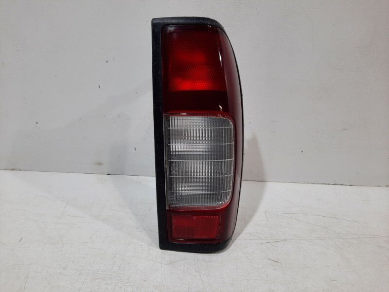 Замена задних фонарей! Nissan Navara (2G), 2,5 л, 2006 года стайлинг DRIVE2