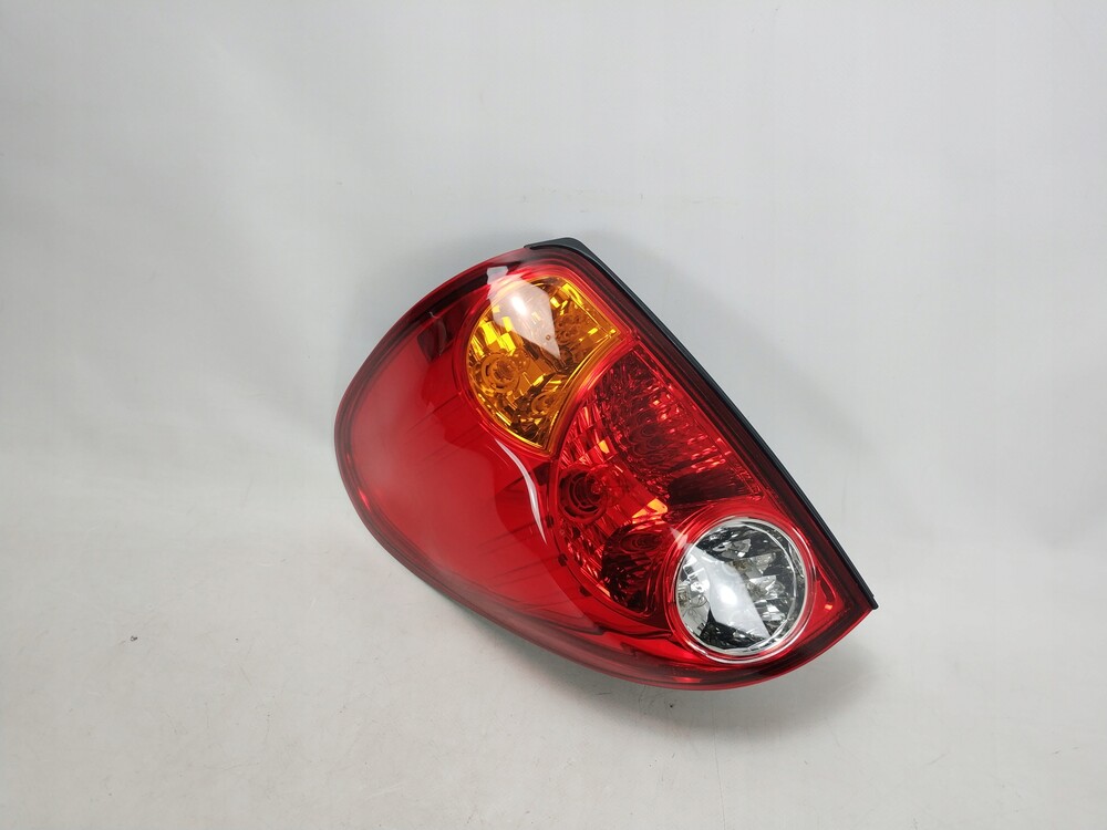 Задний фонарь на 200. Фонарь правый наружный kia rio хэтчбек 11-15 б/у 924024x200. Задний фонарь zw150t8. Задняя. Задний противотуманный фонарь л200.