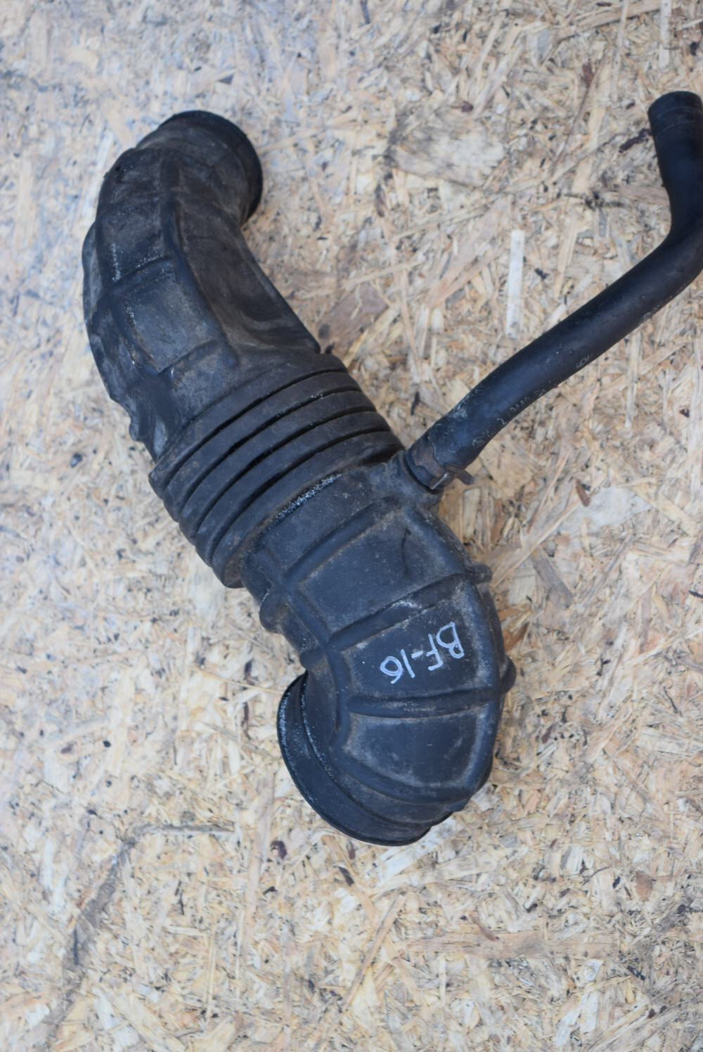 Патрубок интеркулера hyundai grand starex. Патрубок турб гранд стар. Hyundai grand starex 2008 патрубок интеркулера. Патрубок турб гранд стар. Патрубок интеркулера гранд старекс евро 5.