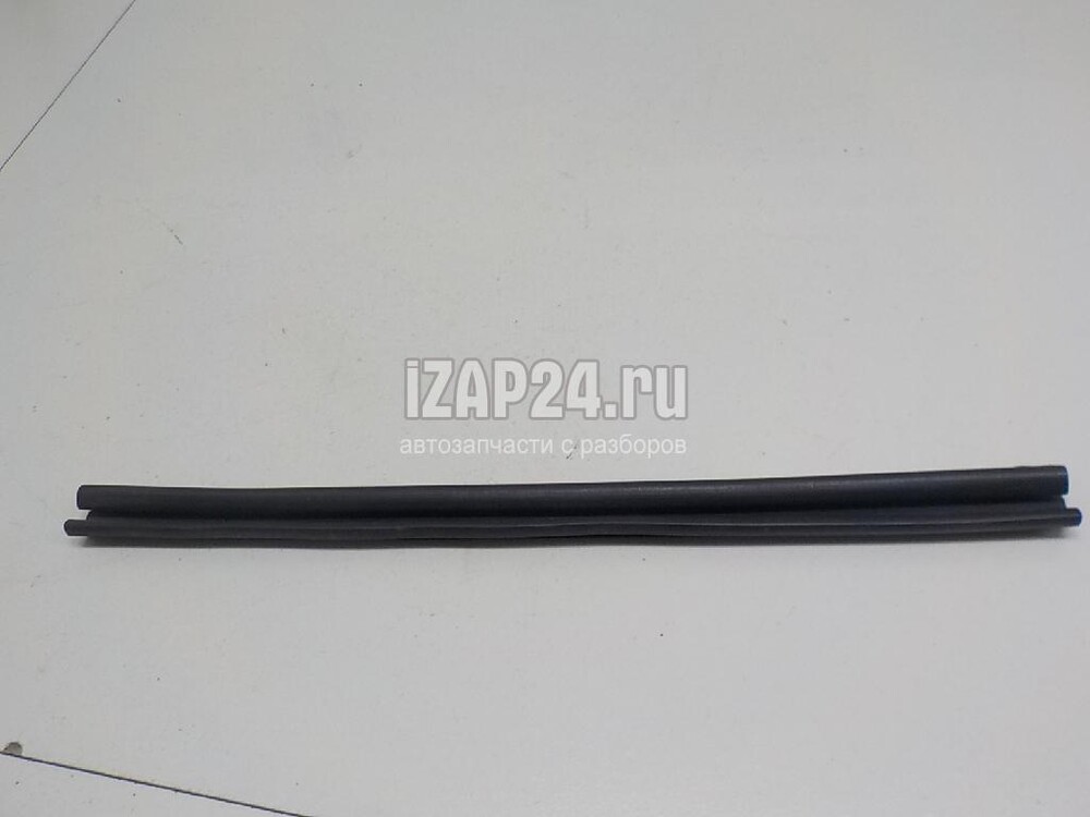 mr556509 Mitsubishi Lancer CS Classic 2003 - 2008 Уплотнитель стекла ...