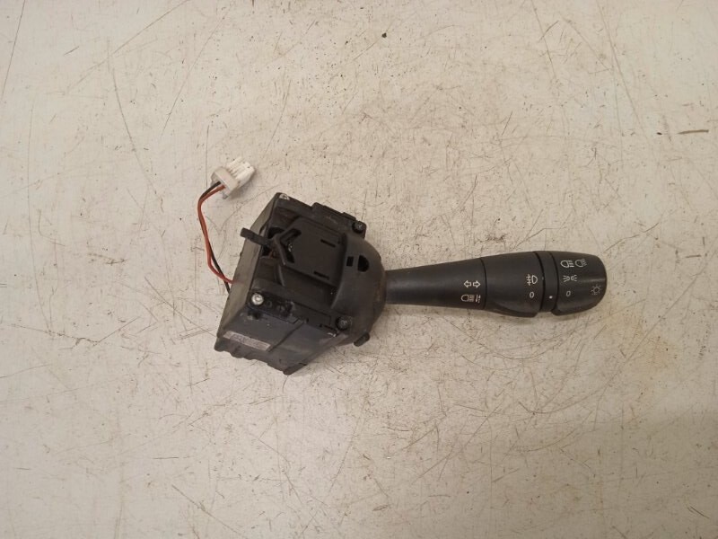 6001551360 переключатель подрулевой левый. Переключатель поворотов логан 1 артикул. Renault 8201167977 подрулевой переключатель левый. 255407916r переключатель света. Подрулевой переключатель логан 2.