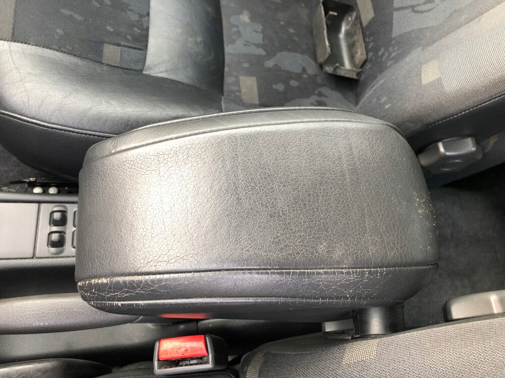 Подлокотник вольво s40