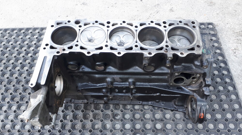 Блок двигателя ваз 2114. Блок 124 мотора. Блок цилиндров ваз 124. Блок двигателя мерседес 124. Блок ваз 21124.