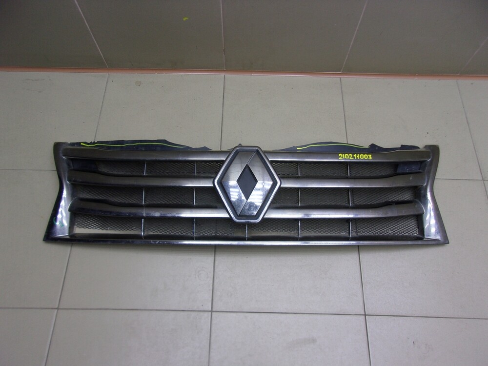 Эмблема радиатора дастер. 623825665r решетка радиатора Duster. Renault - 623102214r решетка радиатора. Решетка радиатора Дастер 2012. 623825665r.