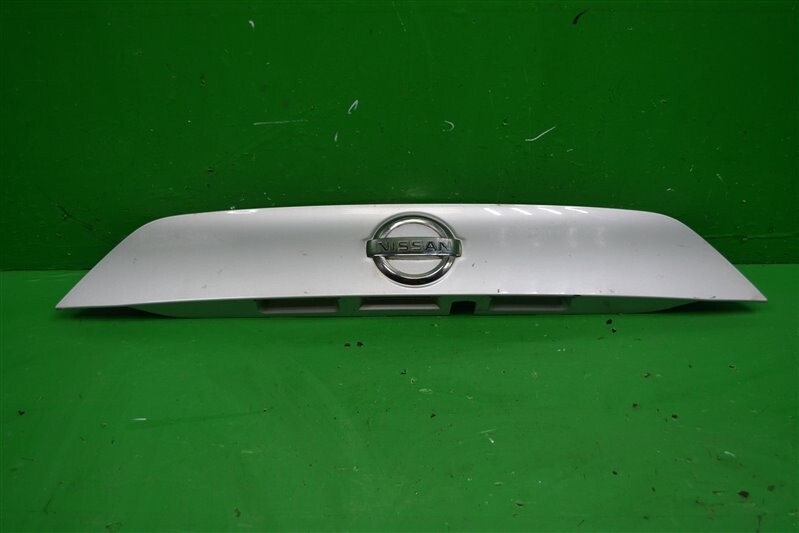 Накладка крышки багажника Задн. Nissan Qashqai J11 2013- купить бу в Ростове-на-