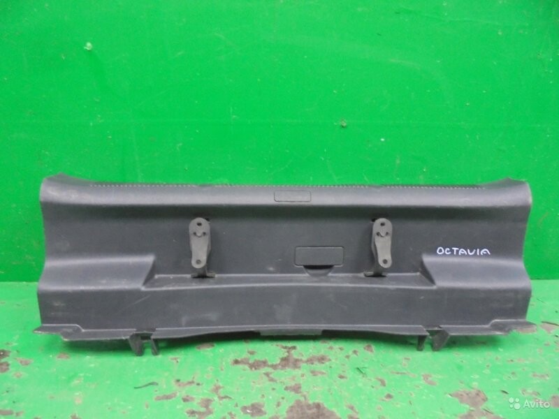 Обшивка багажника шкода. Обивка багажника левая granta. Обшивка багажника skoda tour. Обшивка левая багажника фабия 2012. Усилитель в багажник skoda octavia tour.