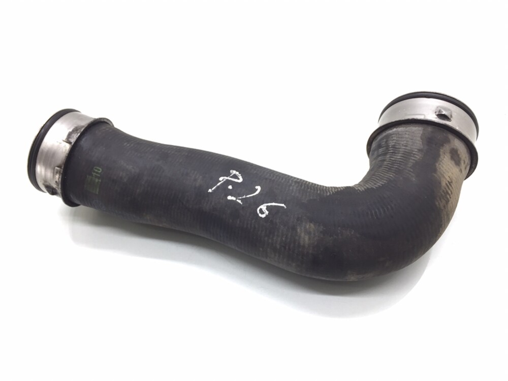 Патрубок интеркулера шкода. 7h0145832j. Патрубок интеркулера шкода. 1k0145834n. Шланг турбо интеркулера skoda fabia 1.