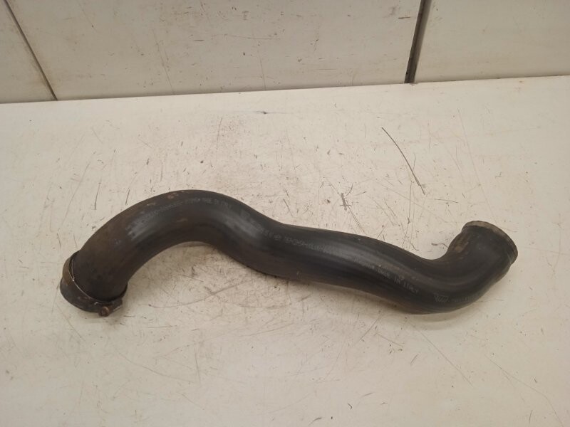 Вольво хс90 патрубок на интеркулер. Патрубок интеркулера volvo xc90. Патрубок интеркулера xc90. Патрубок интеркулера volvo xc90. Патрубок интеркулера volvo xc90.