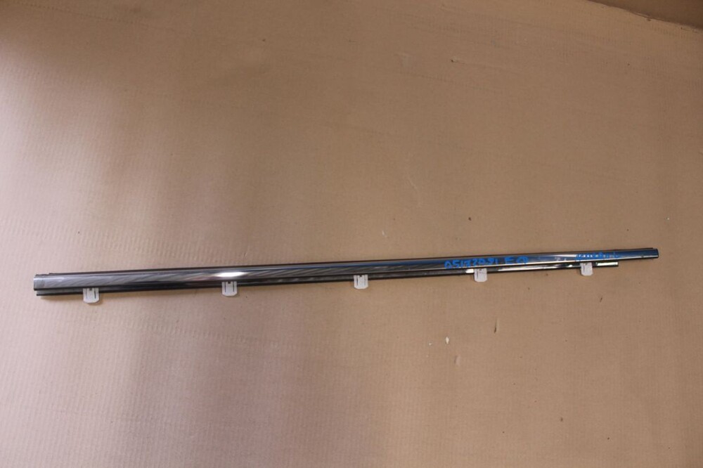 "Улетный" молдинг 