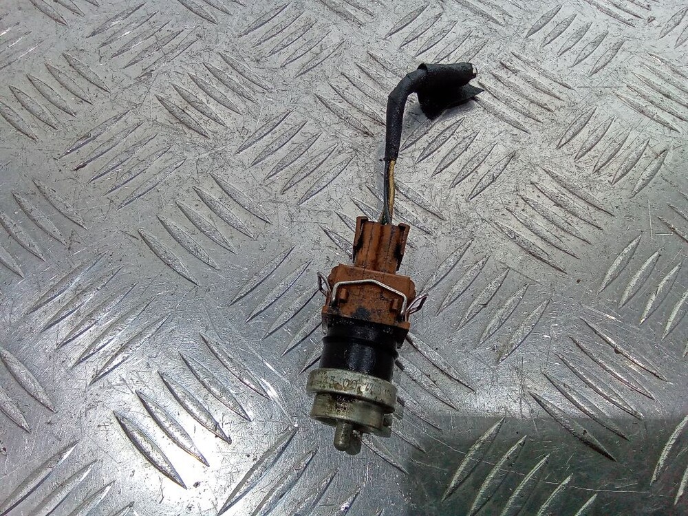 датчик в инжекторе меган. номер ож буды. Renault laguna 1 датчики охлаждающей жидкости. Renault 19 датчик вентилятора. датчик температуры ож рено лагуна 1.